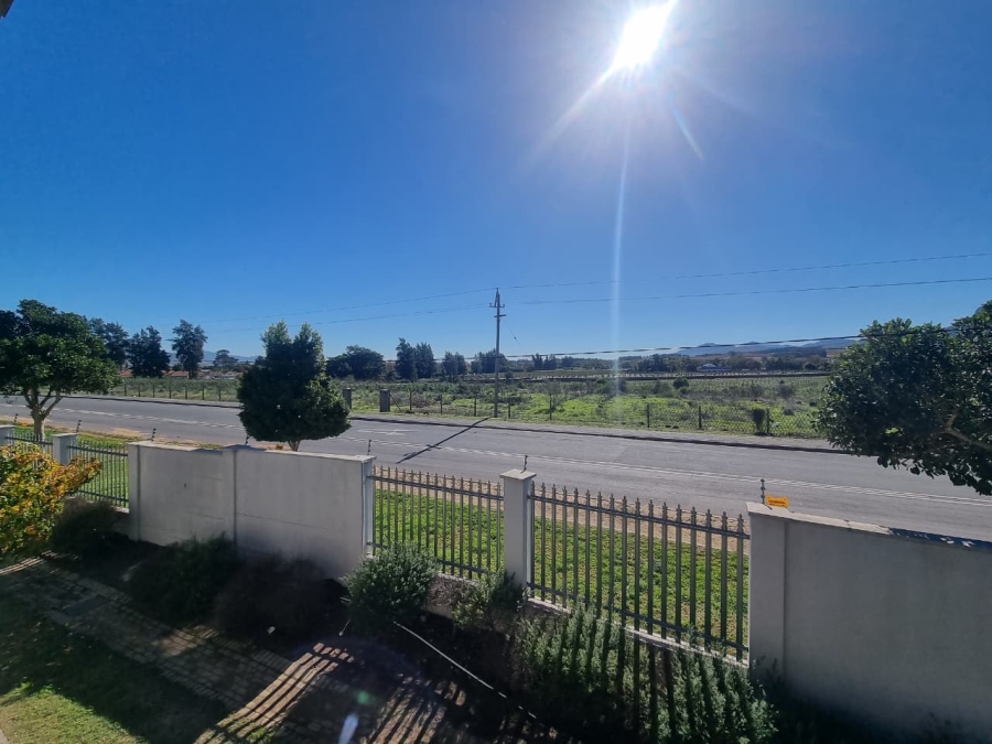 To Let 2 Bedroom Property for Rent in Klein Drakenstein Western Cape